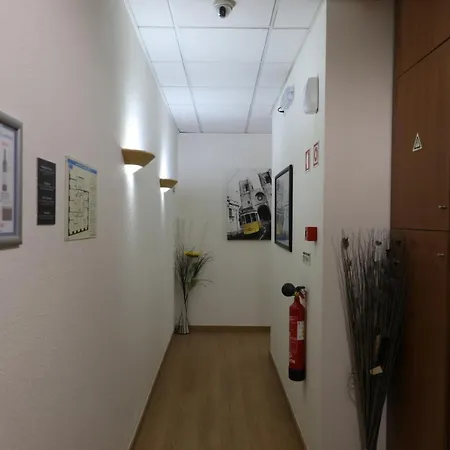 Konukevi Pensao Praca Da Figueira Lisboa