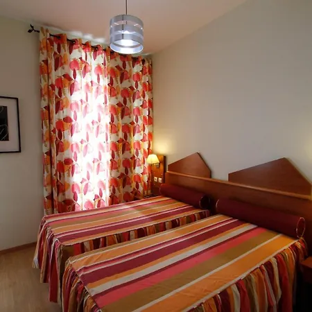Pensao Praca Da Figueira Guest house