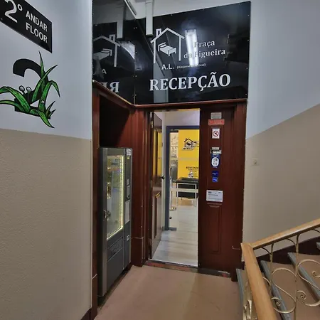 Konukevi Pensao Praca Da Figueira 3*