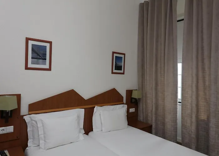 Pensao Praca Da Figueira 3*